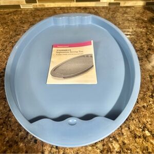 Tupperware Impression Delta Blue Oval Serving Tray with Handle Grip